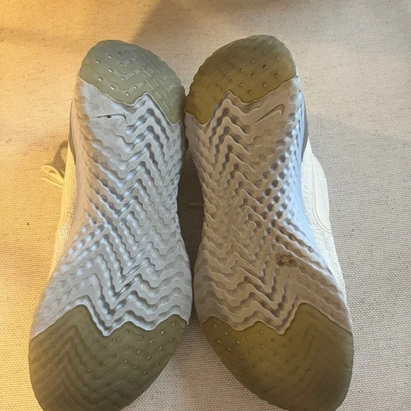 Nike Epic React Flyknit 2 - Picture 7 of 10